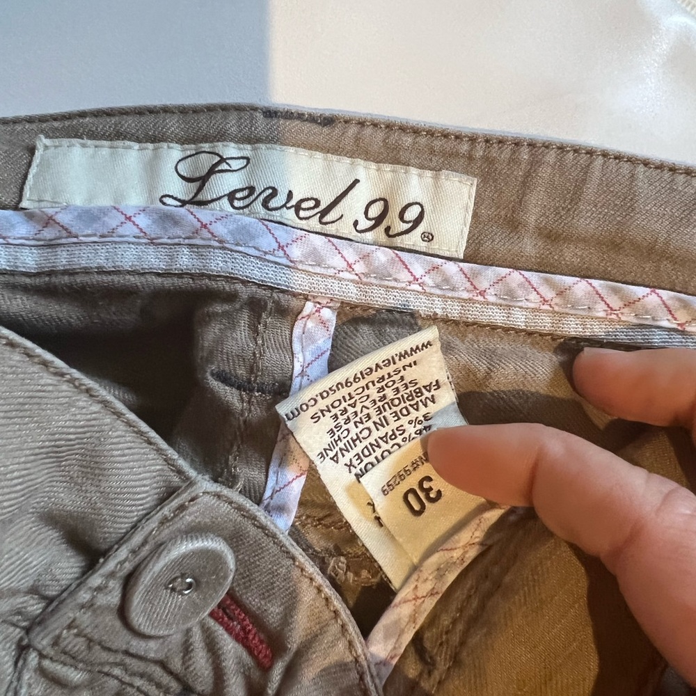 Cargo pants with buttons to shorten